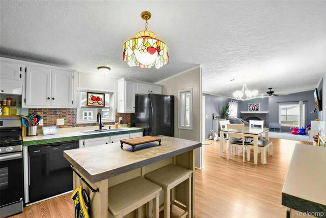 2330 CHARTER OAK Court, Berlin Charter Township, MI 48166