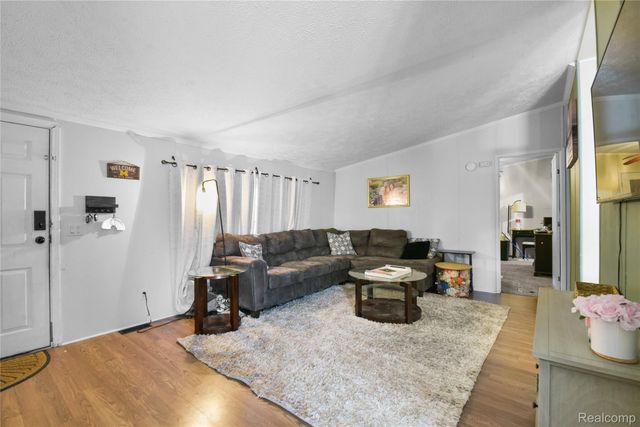 2330 CHARTER OAK Court, Berlin Charter Township, MI 48166