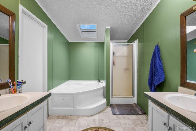 2330 CHARTER OAK Court, Berlin Charter Township, MI 48166