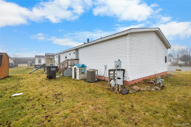 2330 CHARTER OAK Court, Berlin Charter Township, MI 48166