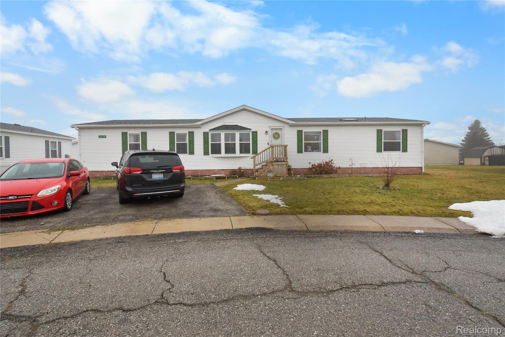 2330 CHARTER OAK Court, Berlin Charter Township, MI 48166
