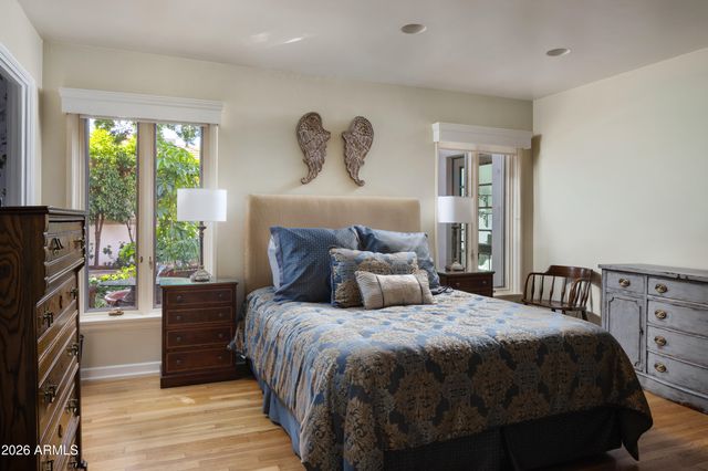 3042 N MANOR Drive E, Phoenix, AZ 85014