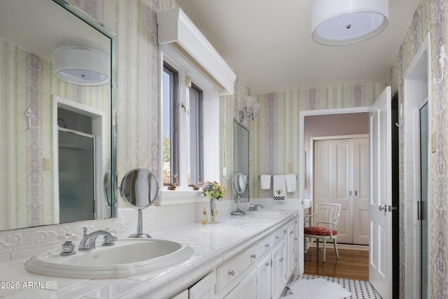 3042 N MANOR Drive E, Phoenix, AZ 85014