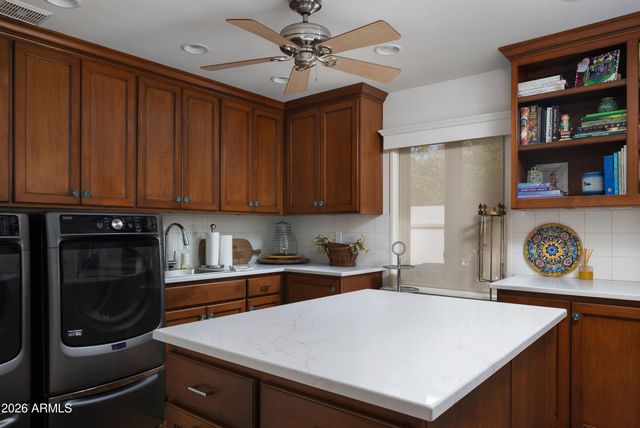 3042 N MANOR Drive E, Phoenix, AZ 85014