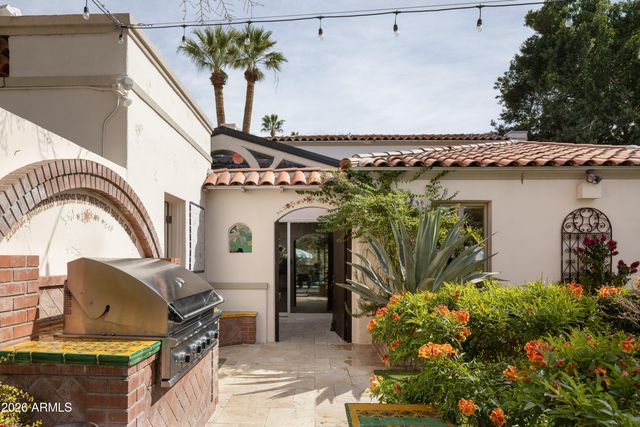 3042 N MANOR Drive E, Phoenix, AZ 85014