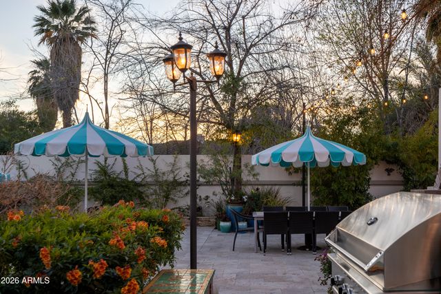 3042 N MANOR Drive E, Phoenix, AZ 85014