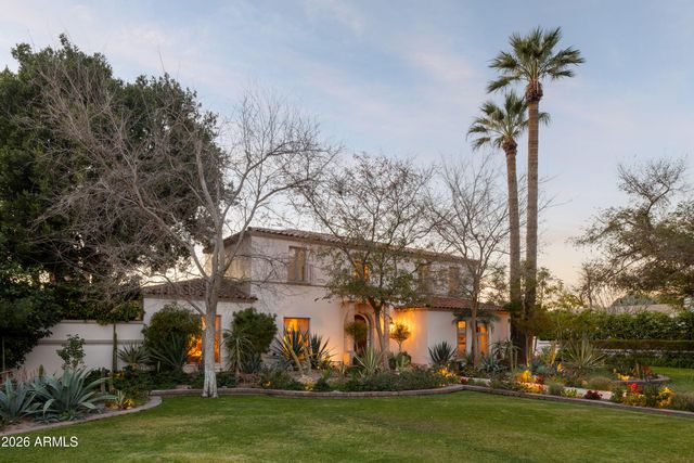 3042 N MANOR Drive E, Phoenix, AZ 85014