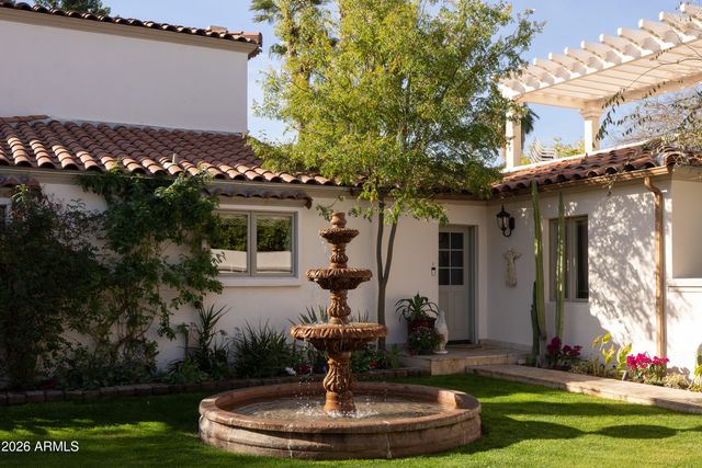 3042 N MANOR Drive E, Phoenix, AZ 85014