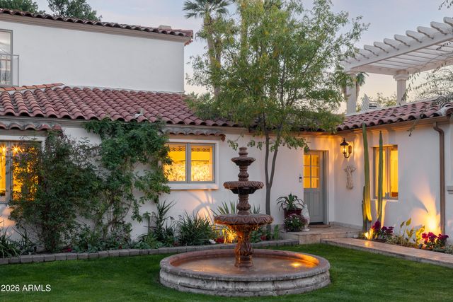 3042 N MANOR Drive E, Phoenix, AZ 85014