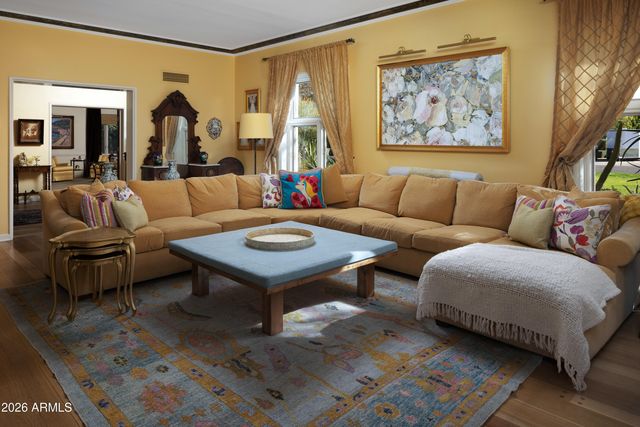 3042 N MANOR Drive E, Phoenix, AZ 85014