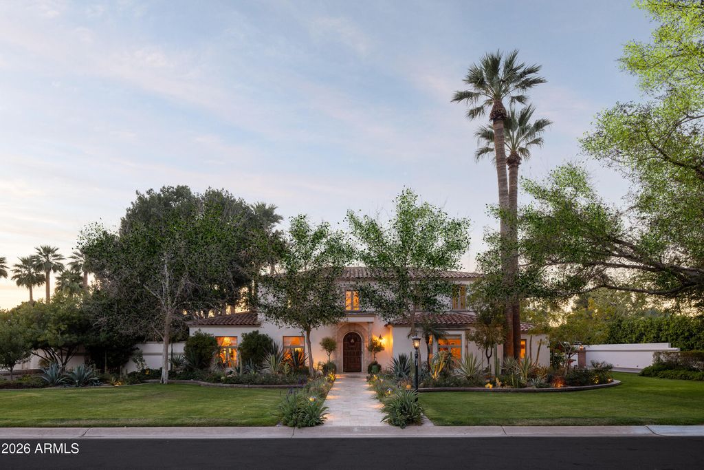 3042 N MANOR Drive E, Phoenix, AZ 85014 — photo 2