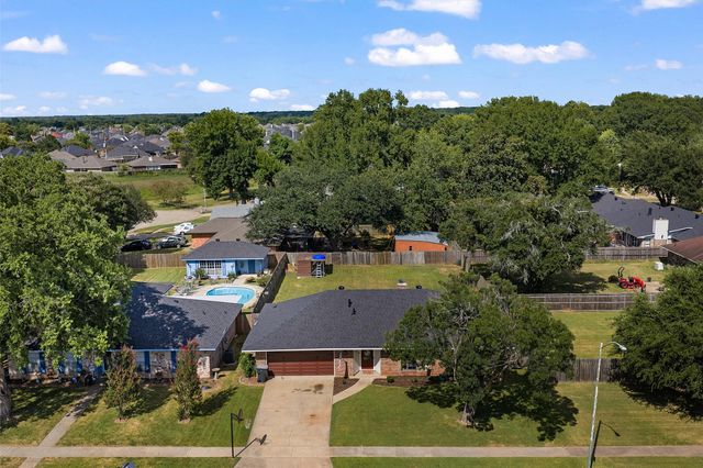 5215 Foxglove Drive, Bossier City, LA 71112