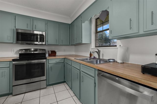 5215 Foxglove Drive, Bossier City, LA 71112