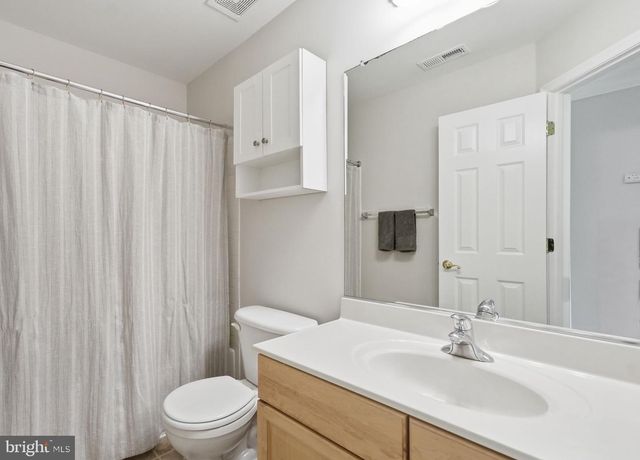 18430 MONTVIEW SQ, Leesburg, VA 20176