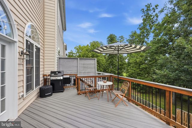 18430 MONTVIEW SQ, Leesburg, VA 20176