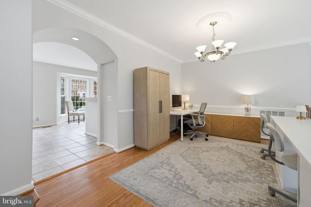 18430 MONTVIEW SQ, Leesburg, VA 20176
