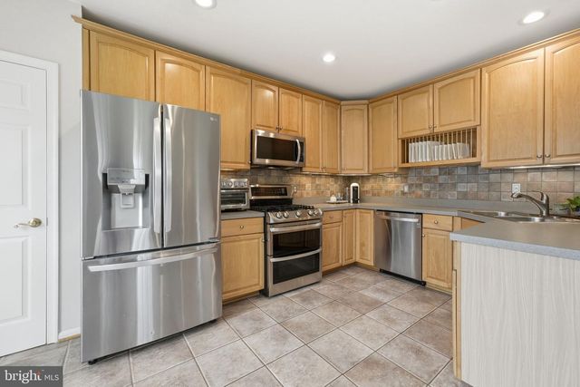 18430 MONTVIEW SQ, Leesburg, VA 20176