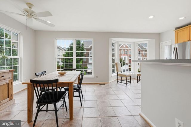 18430 MONTVIEW SQ, Leesburg, VA 20176