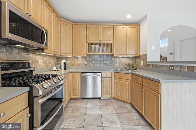 18430 MONTVIEW SQ, Leesburg, VA 20176