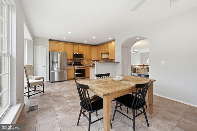 18430 MONTVIEW SQ, Leesburg, VA 20176