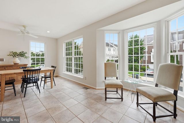 18430 MONTVIEW SQ, Leesburg, VA 20176