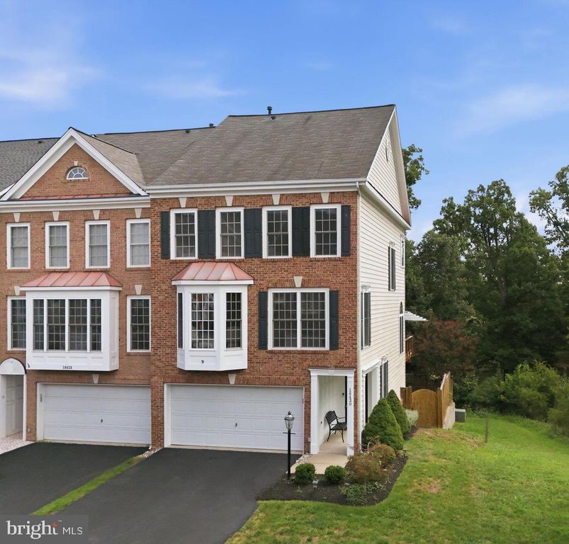 18430 MONTVIEW SQ, Leesburg, VA 20176