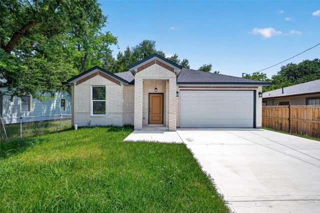 130 E Melville Drive, Crosby, TX 77532