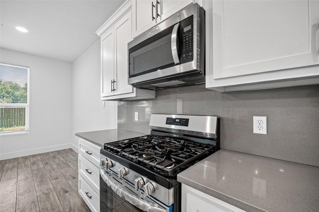 130 E Melville Drive, Crosby, TX 77532