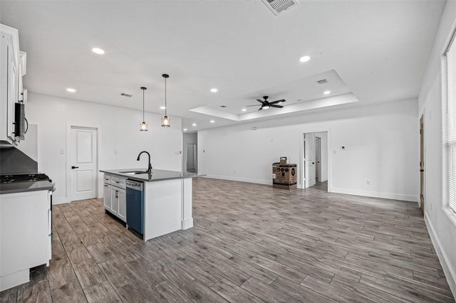 130 E Melville Drive, Crosby, TX 77532