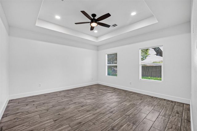 130 E Melville Drive, Crosby, TX 77532