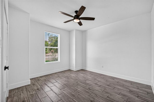 130 E Melville Drive, Crosby, TX 77532