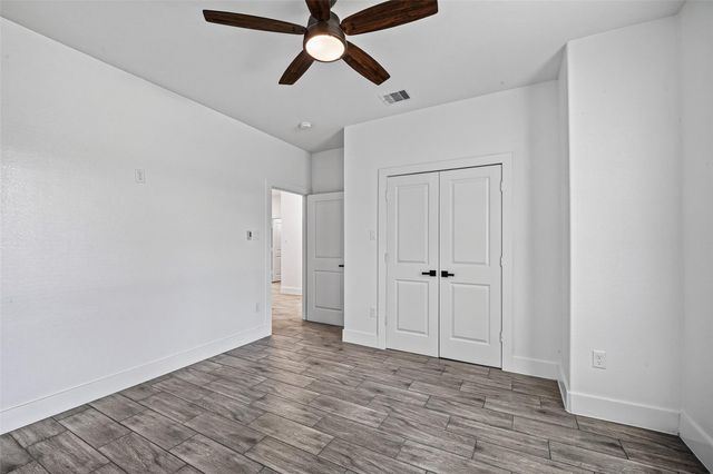 130 E Melville Drive, Crosby, TX 77532