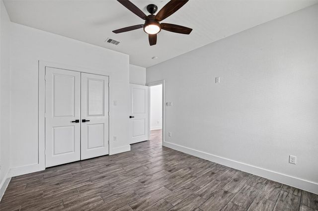 130 E Melville Drive, Crosby, TX 77532