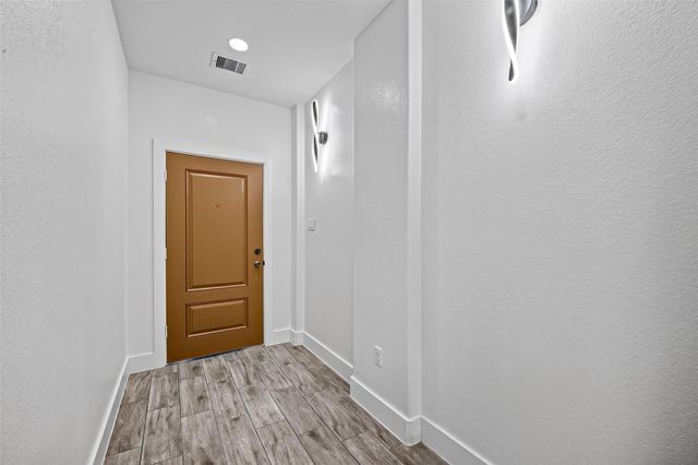 130 E Melville Drive, Crosby, TX 77532