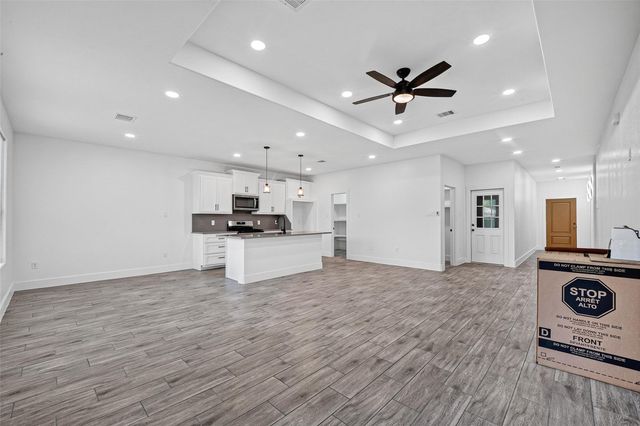 130 E Melville Drive, Crosby, TX 77532