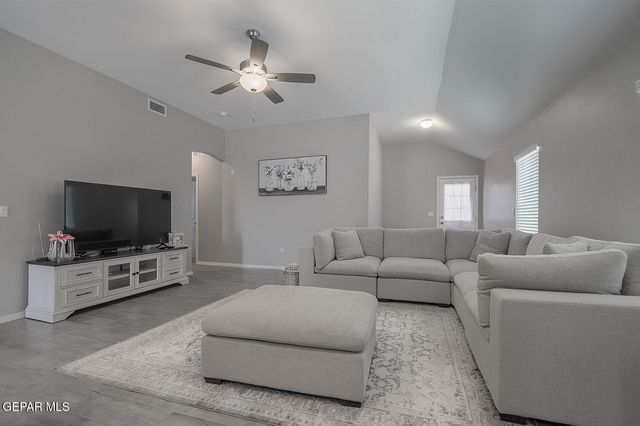 8217 HICKERSON Drive, Canutillo, TX 79835