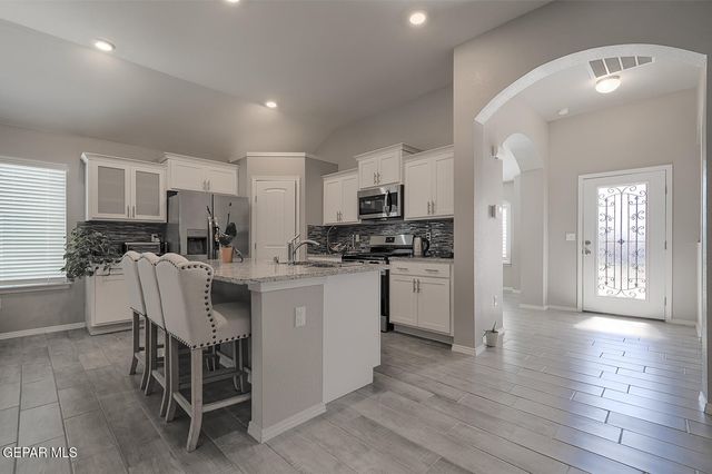 8217 HICKERSON Drive, Canutillo, TX 79835