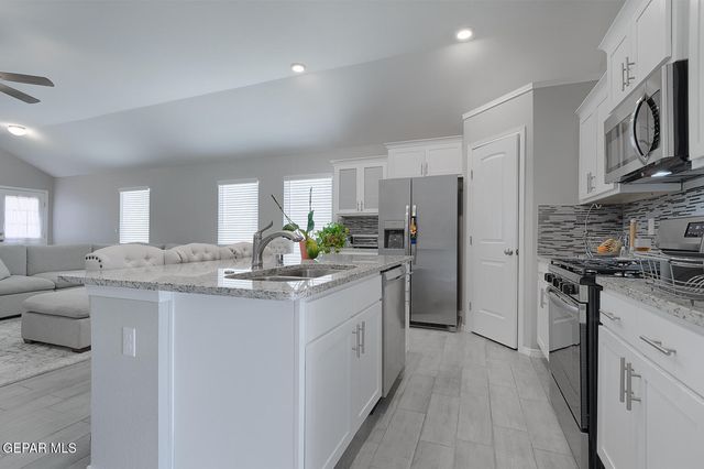 8217 HICKERSON Drive, Canutillo, TX 79835