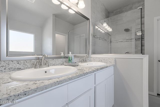 8217 HICKERSON Drive, Canutillo, TX 79835