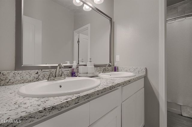 8217 HICKERSON Drive, Canutillo, TX 79835
