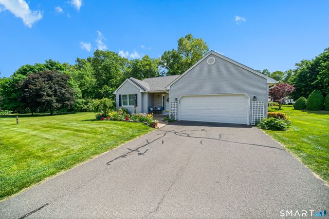 4 Woodbridge Drive 4, Enfield, CT 06082