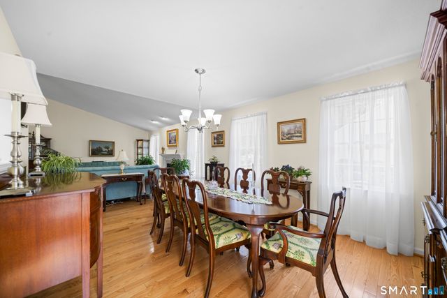 4 Woodbridge Drive 4, Enfield, CT 06082