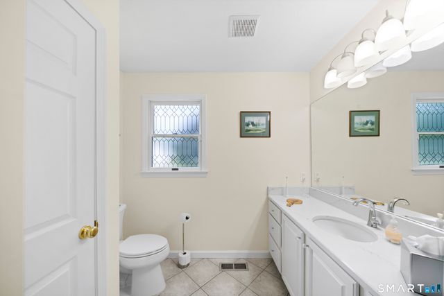 4 Woodbridge Drive 4, Enfield, CT 06082