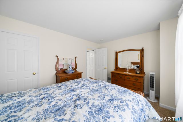 4 Woodbridge Drive 4, Enfield, CT 06082