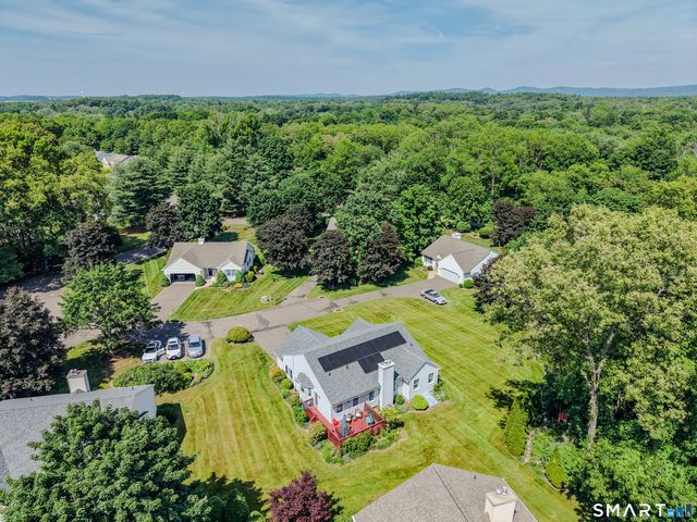 4 Woodbridge Drive 4, Enfield, CT 06082