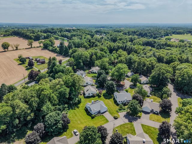 4 Woodbridge Drive 4, Enfield, CT 06082