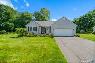 4 Woodbridge Drive 4, Enfield, CT 06082