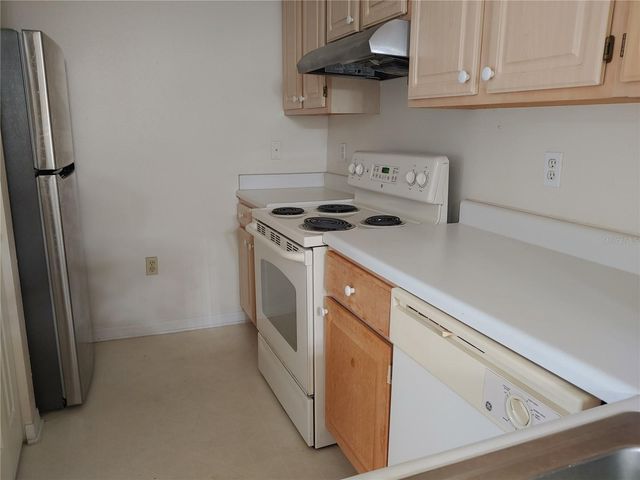 1949 SUMMER CLUB DRIVE 107, Oviedo, FL 32765