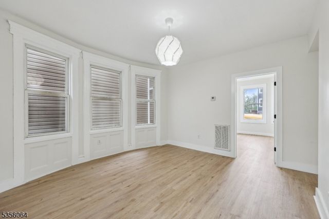 148 N 15Th St, East Orange City, NJ 07017