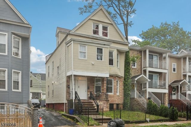148 N 15Th St, East Orange City, NJ 07017